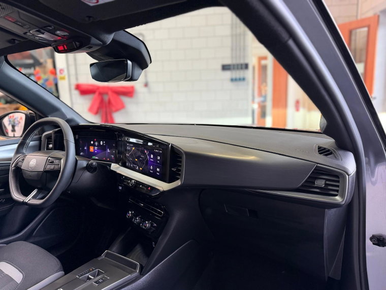 Vehicle Image 23