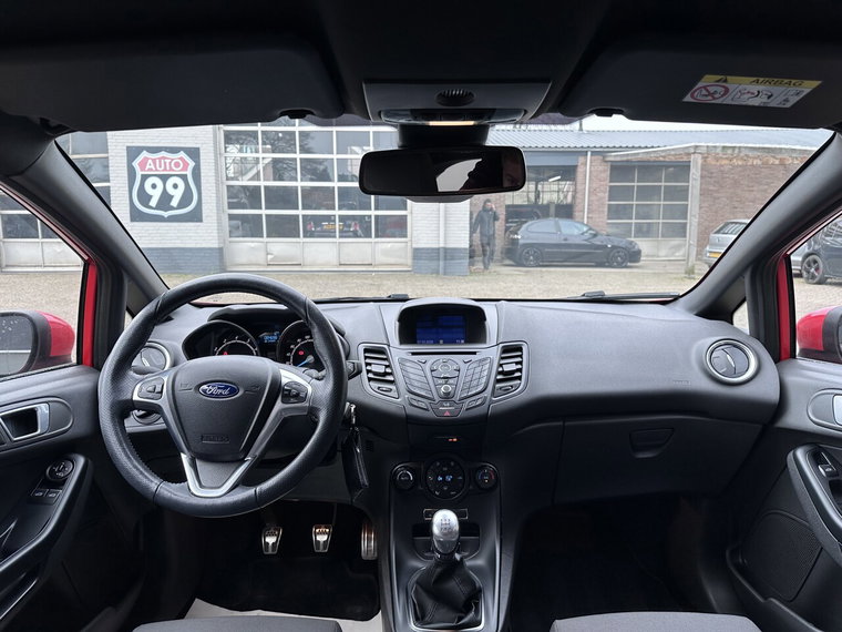Vehicle Image 15