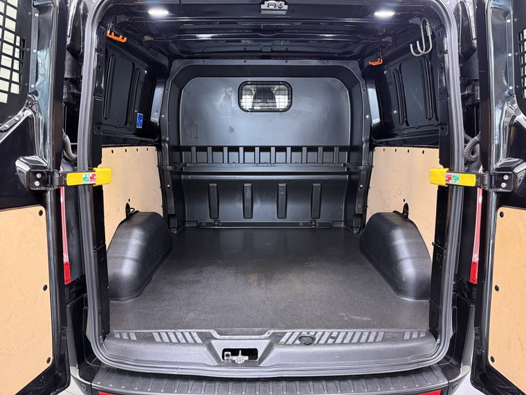 Vehicle Image 21