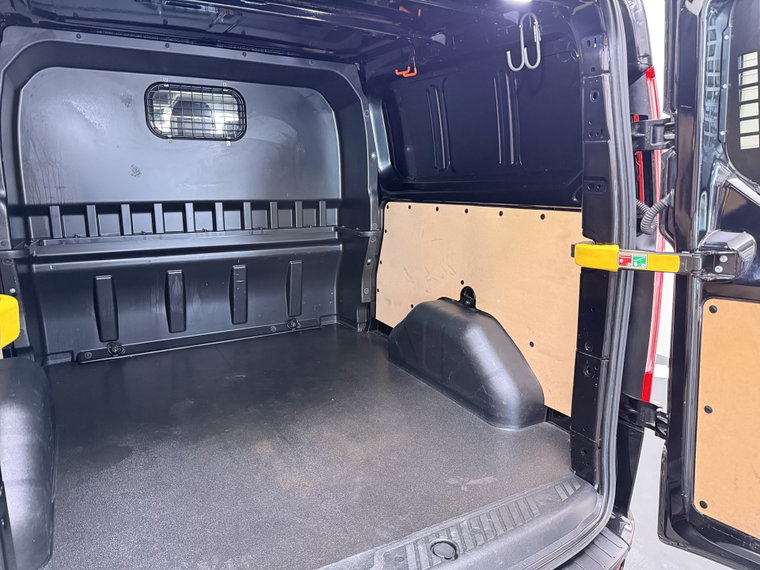 Vehicle Image 22