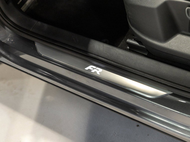 Vehicle Image 23