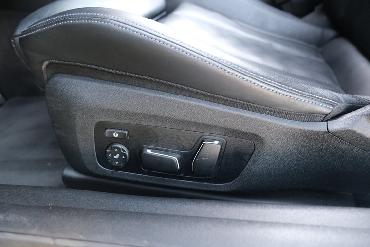 Vehicle Image 36