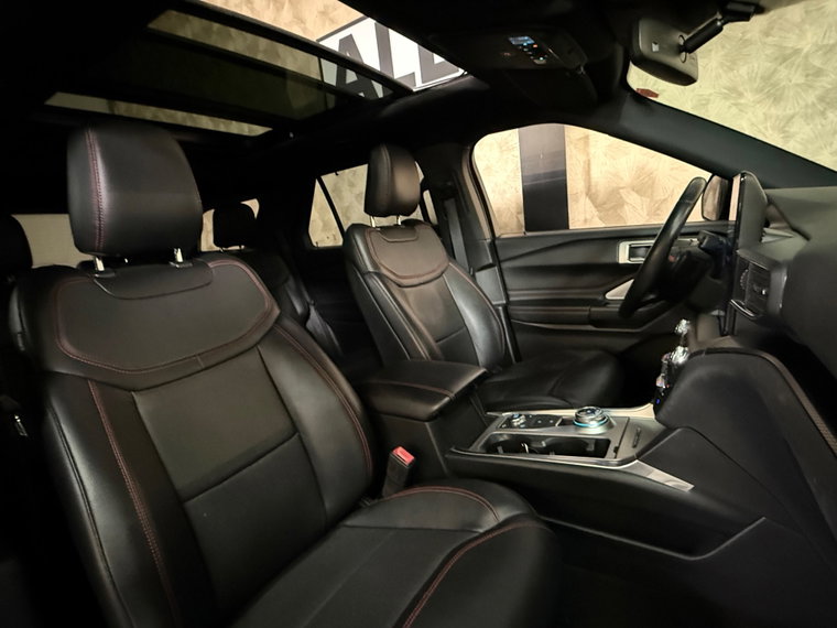 Vehicle Image 12