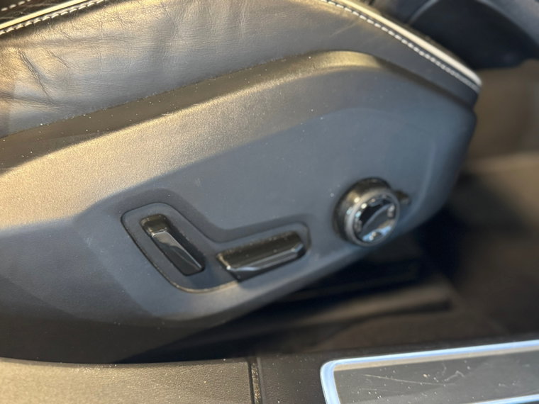 Vehicle Image 38