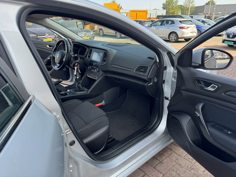 Vehicle Image 28