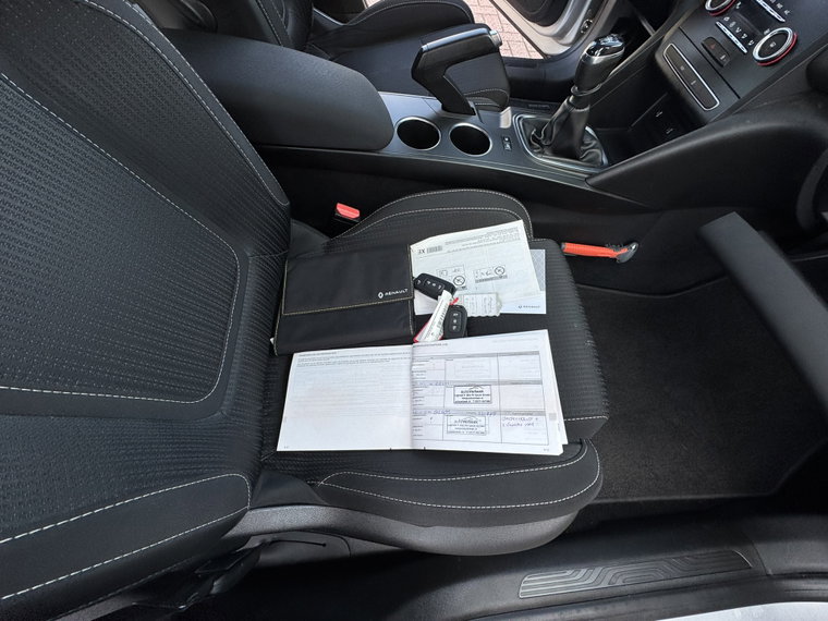 Vehicle Image 32