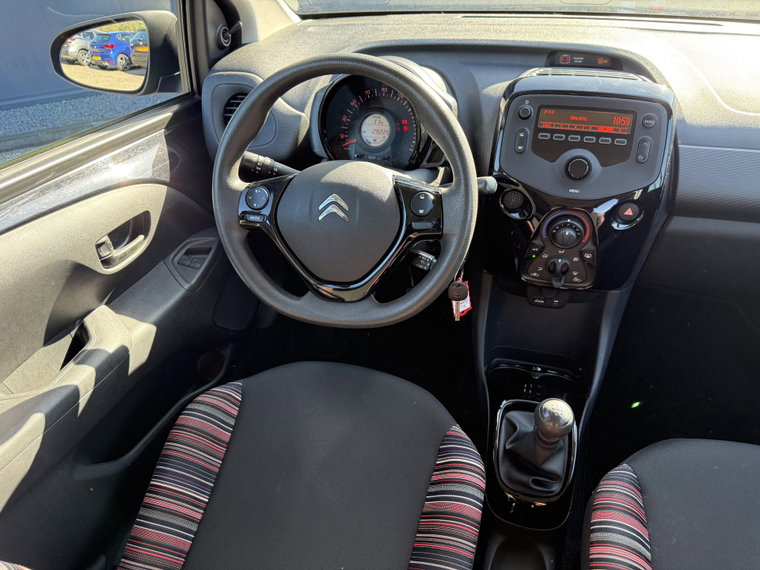 Vehicle Image 14