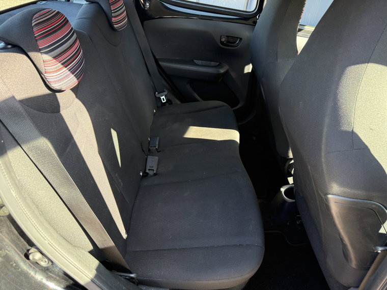 Vehicle Image 16