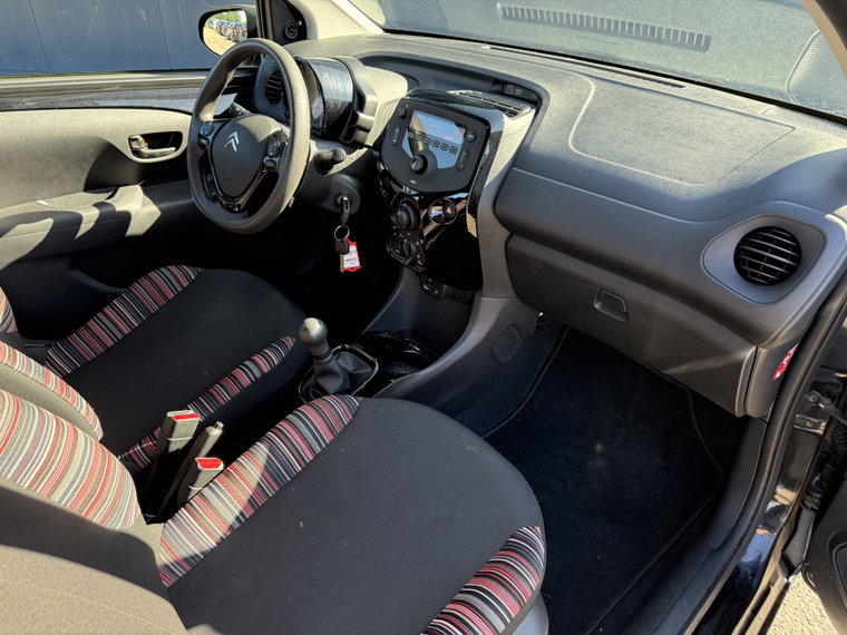 Vehicle Image 10
