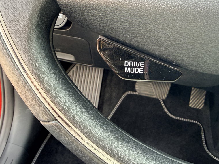 Vehicle Image 24