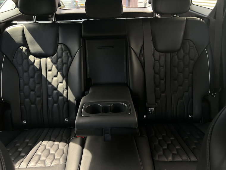 Vehicle Image 26