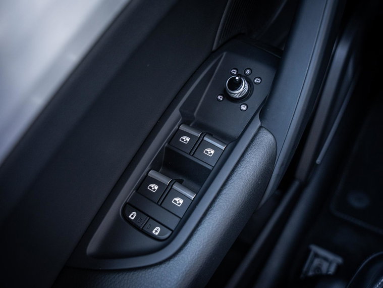 Vehicle Image 40