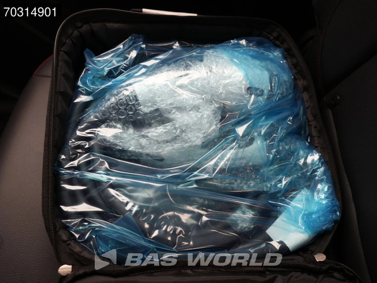 Vehicle Image 38