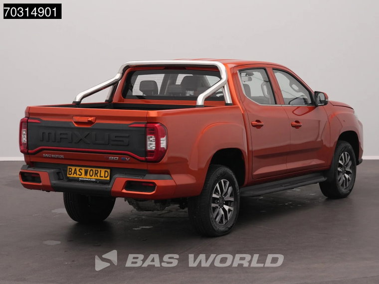 Vehicle Image 9