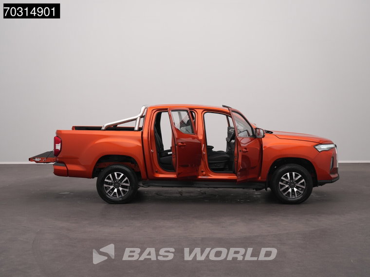 Vehicle Image 10