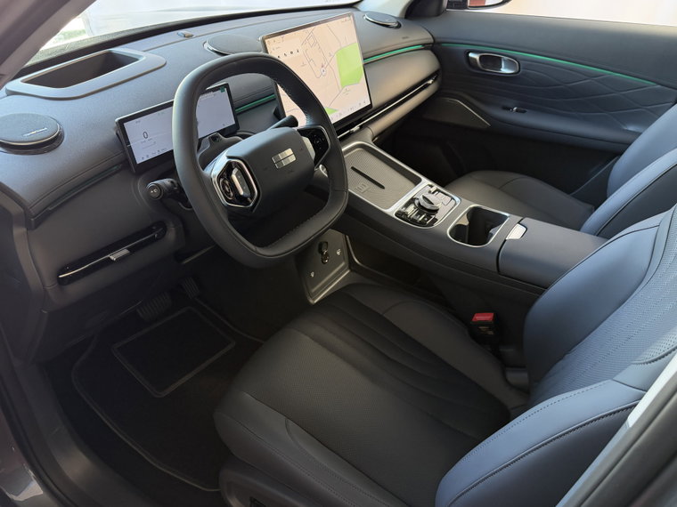 Vehicle Image 9