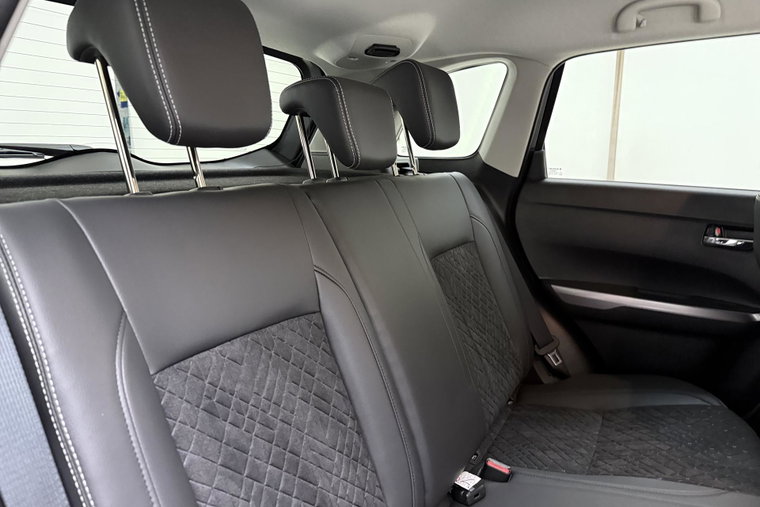 Vehicle Image 13