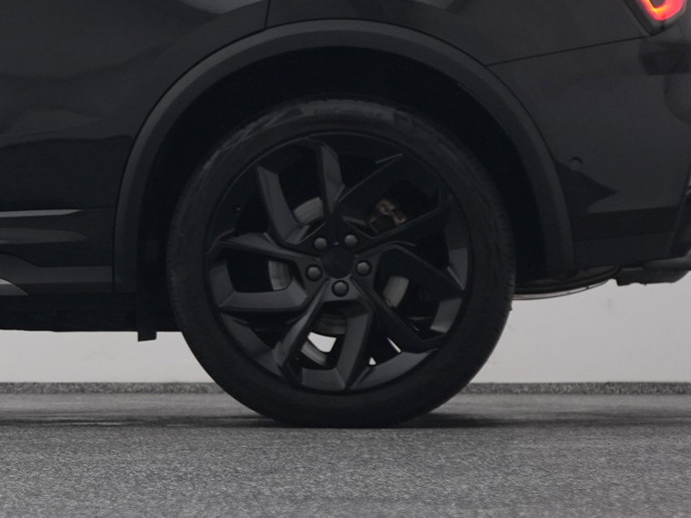Vehicle Image 40