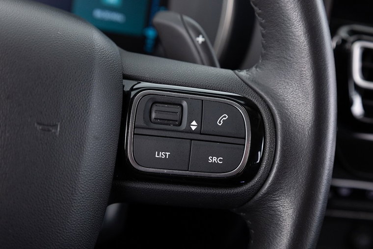 Vehicle Image 25