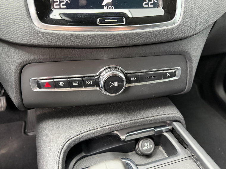 Vehicle Image 32
