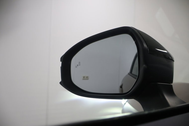 Vehicle Image 33