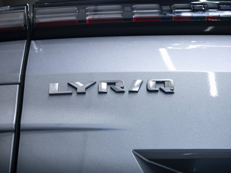 Vehicle Image 9