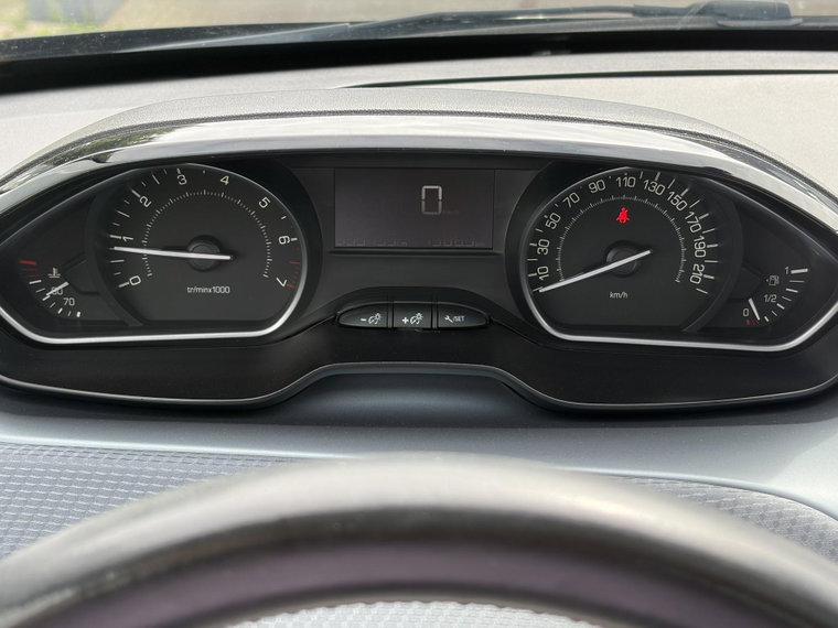 Vehicle Image 24
