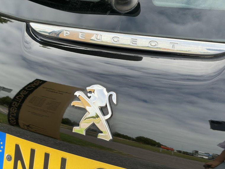 Vehicle Image 42