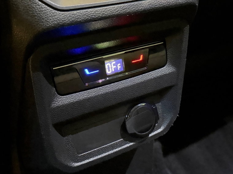 Vehicle Image 24