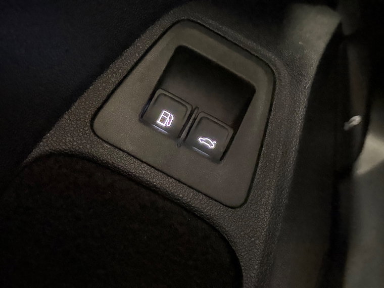 Vehicle Image 28