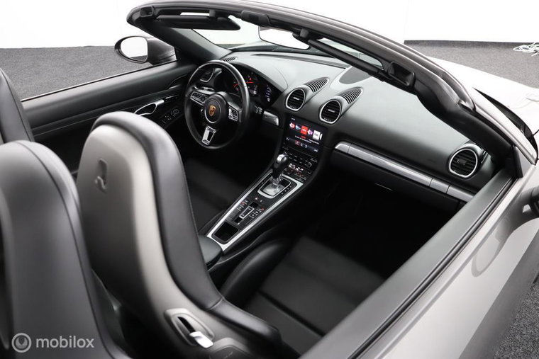 Vehicle Image 33