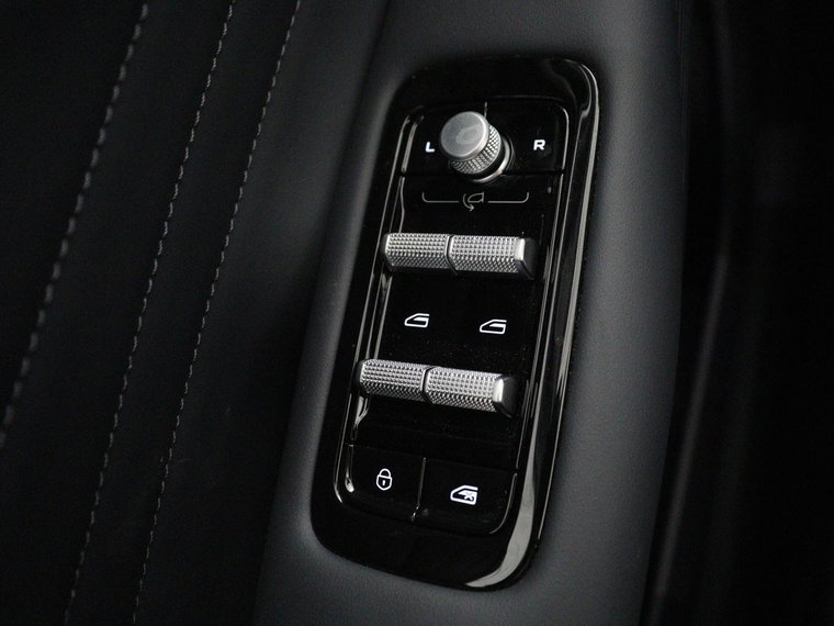Vehicle Image 37