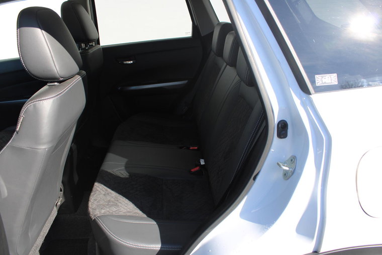 Vehicle Image 6