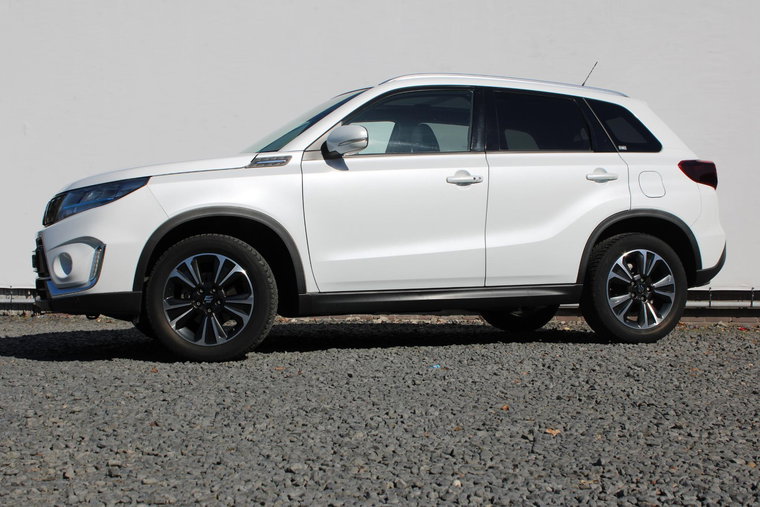 Vehicle Image 9
