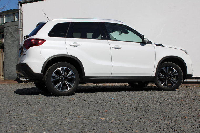 Vehicle Image 10