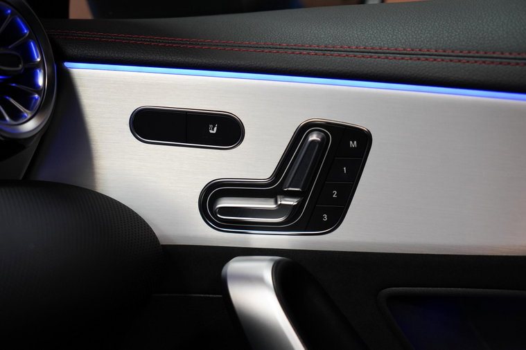 Vehicle Image 35