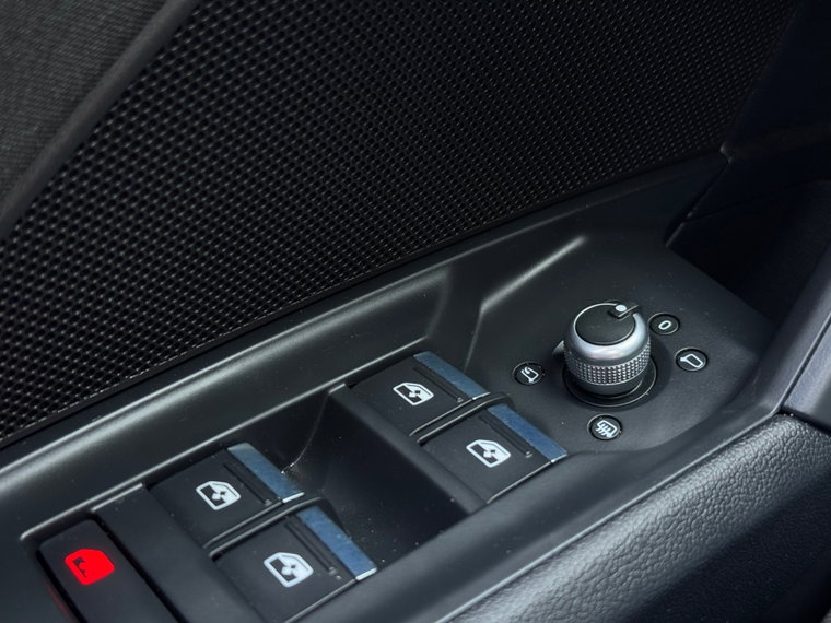 Vehicle Image 24