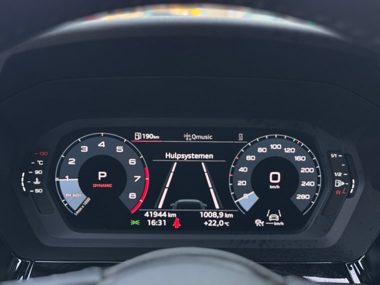 Vehicle Image 25