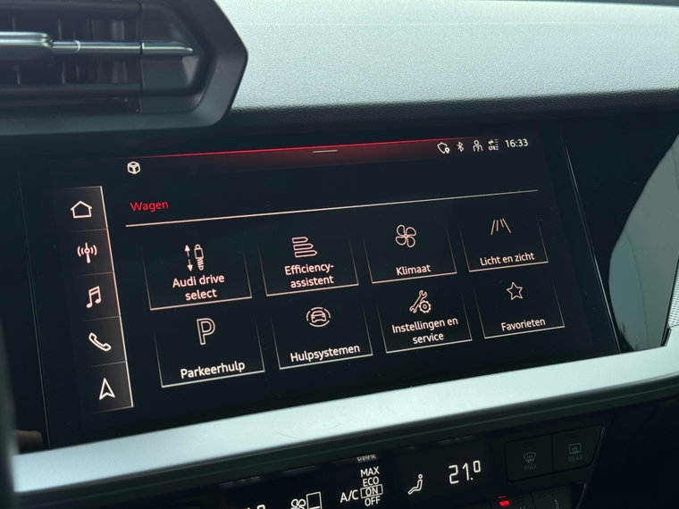 Vehicle Image 32