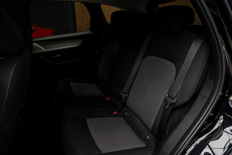Vehicle Image 35