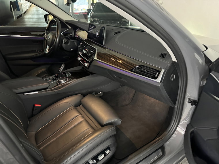 Vehicle Image 37