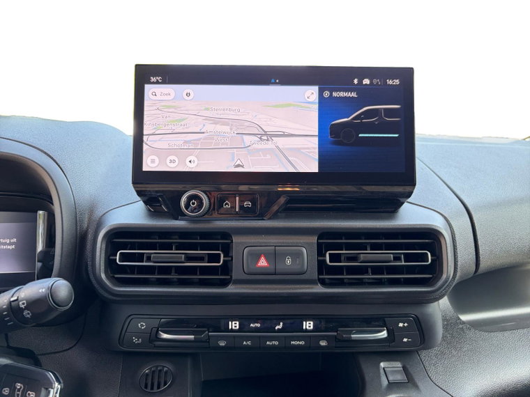 Vehicle Image 28