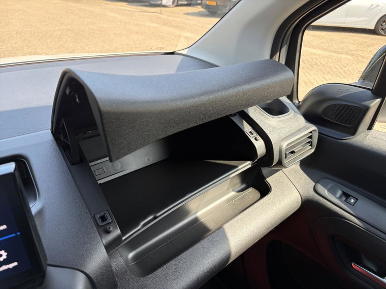 Vehicle Image 41