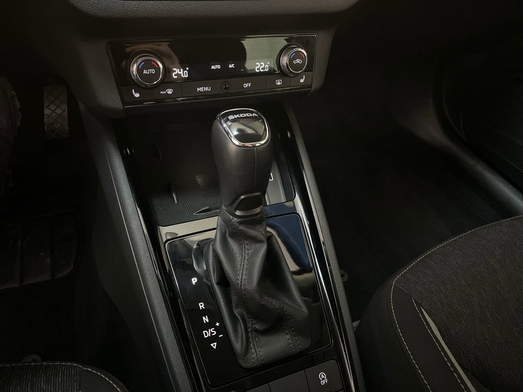 Vehicle Image 23