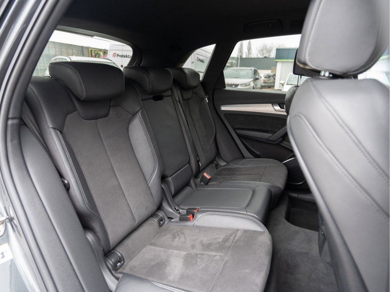 Vehicle Image 37
