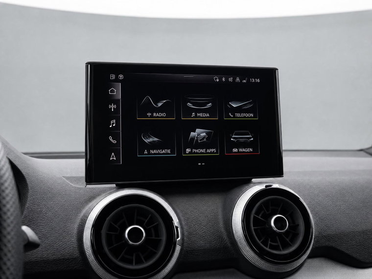 Vehicle Image 19