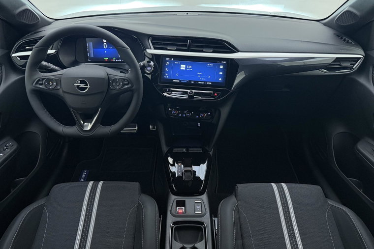 Vehicle Image 32