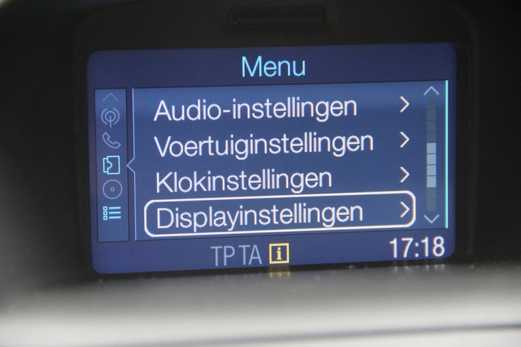 Vehicle Image 32