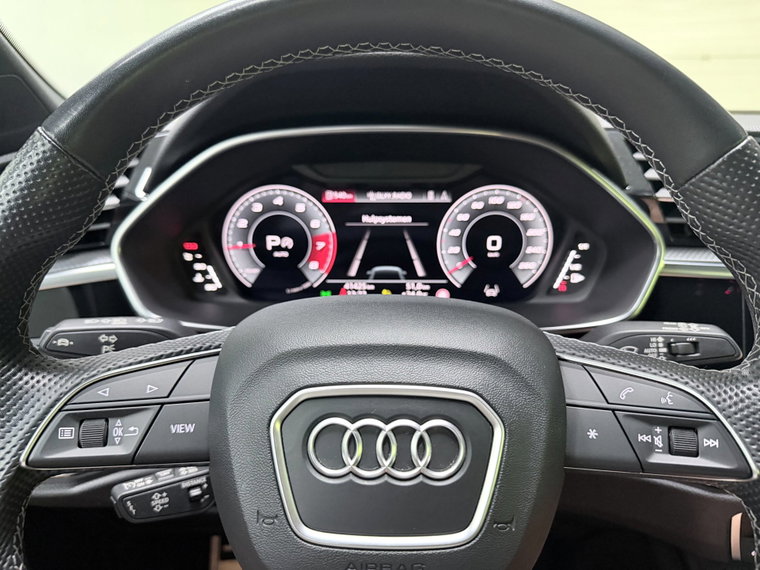 Vehicle Image 25