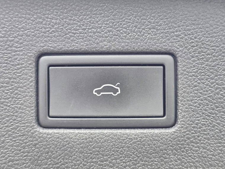 Vehicle Image 43